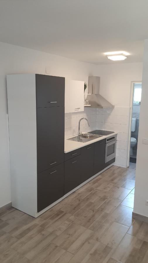 Zrinec Apartment Vir Bagian luar foto